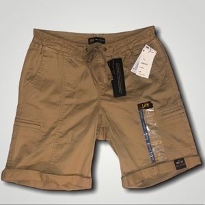 Lee Shorts Tan Petite Size 4 Mid Rise New With Tag